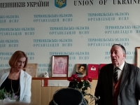 Діалог з  письменницею Василиною Вовчанською